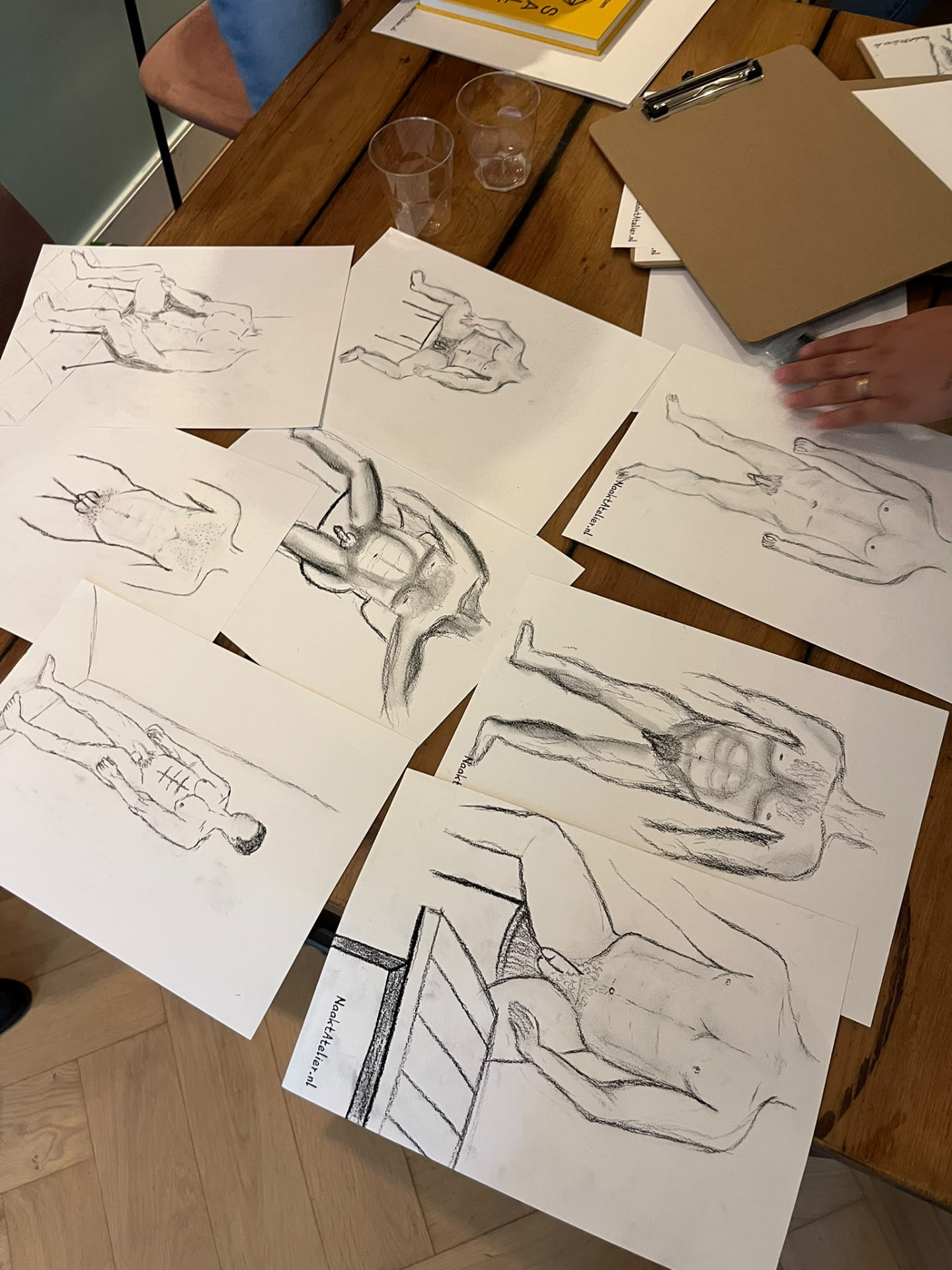 Houtskooltekeningen gemaakt tijdens een workshop van Naaktatelier Den Bosch